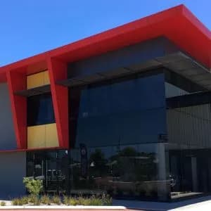 Commercial facade manufactured with aluminium architectural elements